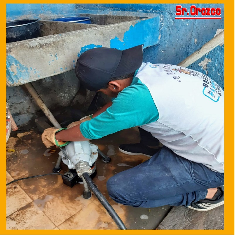 Mantenimiento y servicio de fontaneria desazolve destape de drenajes en la colonia Amado Nervo